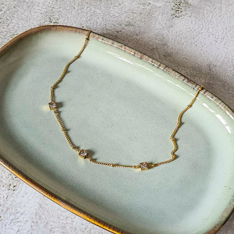 Cubic Choker